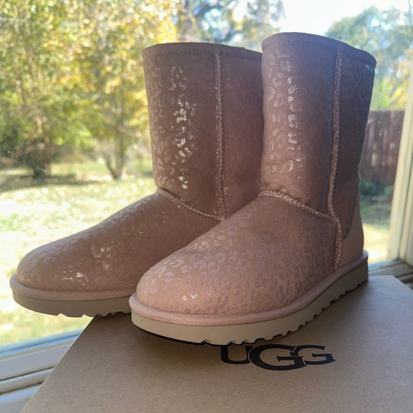UGG Classic Snow Leopard Boots - Picture 9 of 9